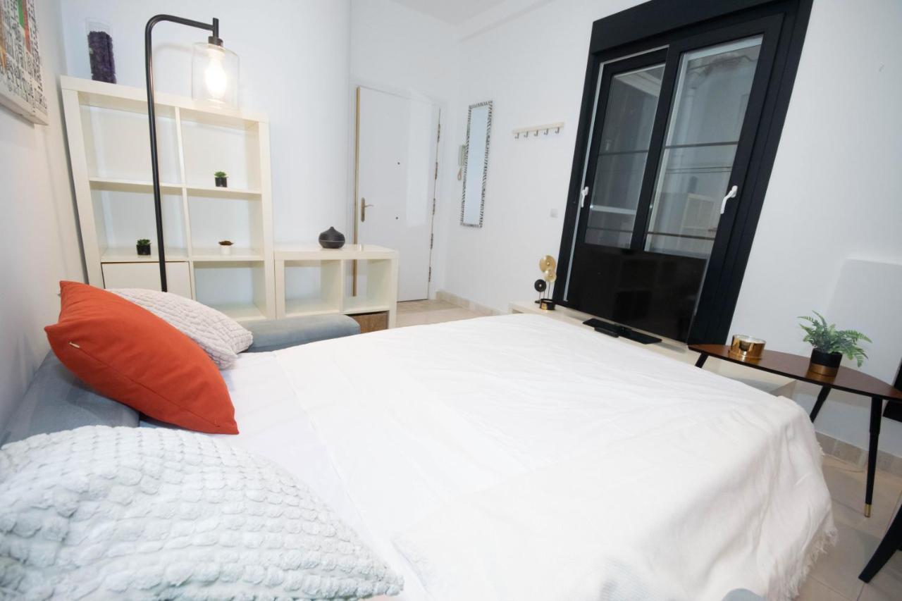 For You Rentals Apartamento Temporal Con Encanto En Malasana Min24 Madrid Buitenkant foto