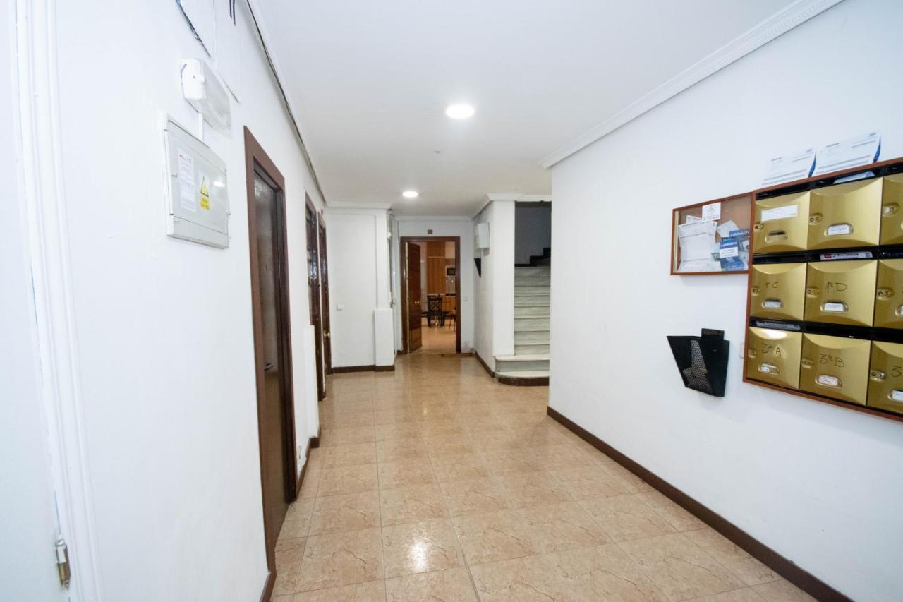 For You Rentals Apartamento Temporal Con Encanto En Malasana Min24 Madrid Buitenkant foto