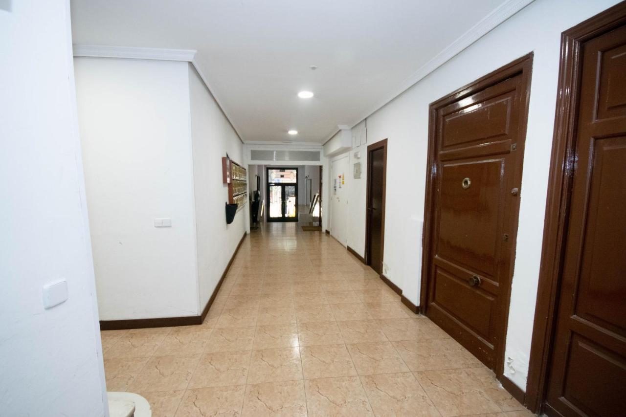 For You Rentals Apartamento Temporal Con Encanto En Malasana Min24 Madrid Buitenkant foto