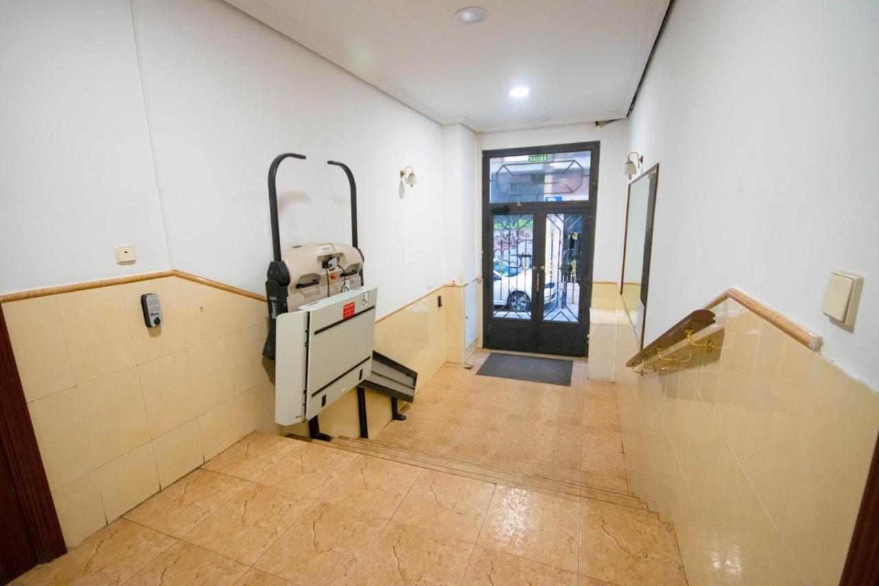 For You Rentals Apartamento Temporal Con Encanto En Malasana Min24 Madrid Buitenkant foto