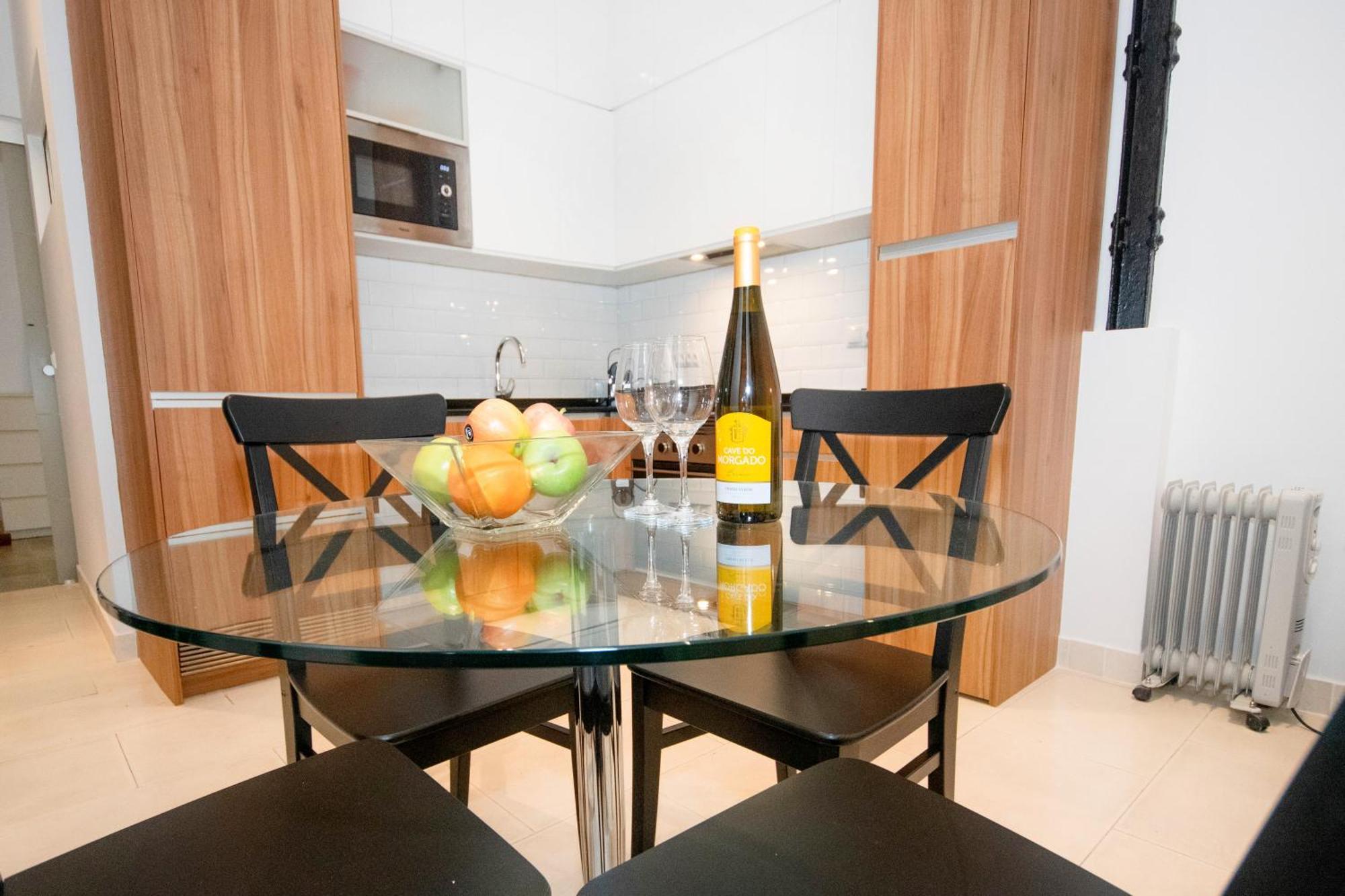 For You Rentals Apartamento Temporal Con Encanto En Malasana Min24 Madrid Buitenkant foto