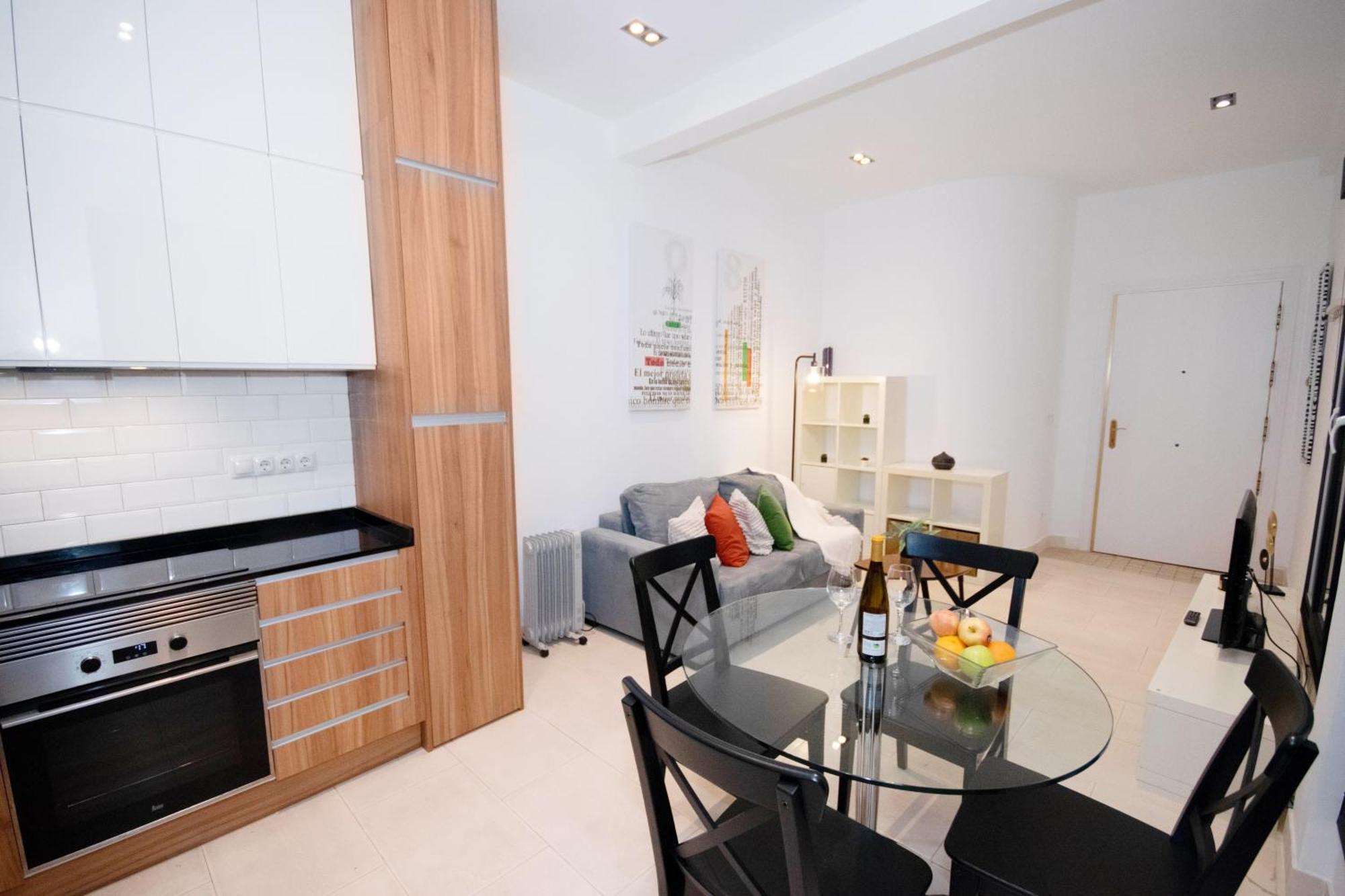 For You Rentals Apartamento Temporal Con Encanto En Malasana Min24 Madrid Buitenkant foto